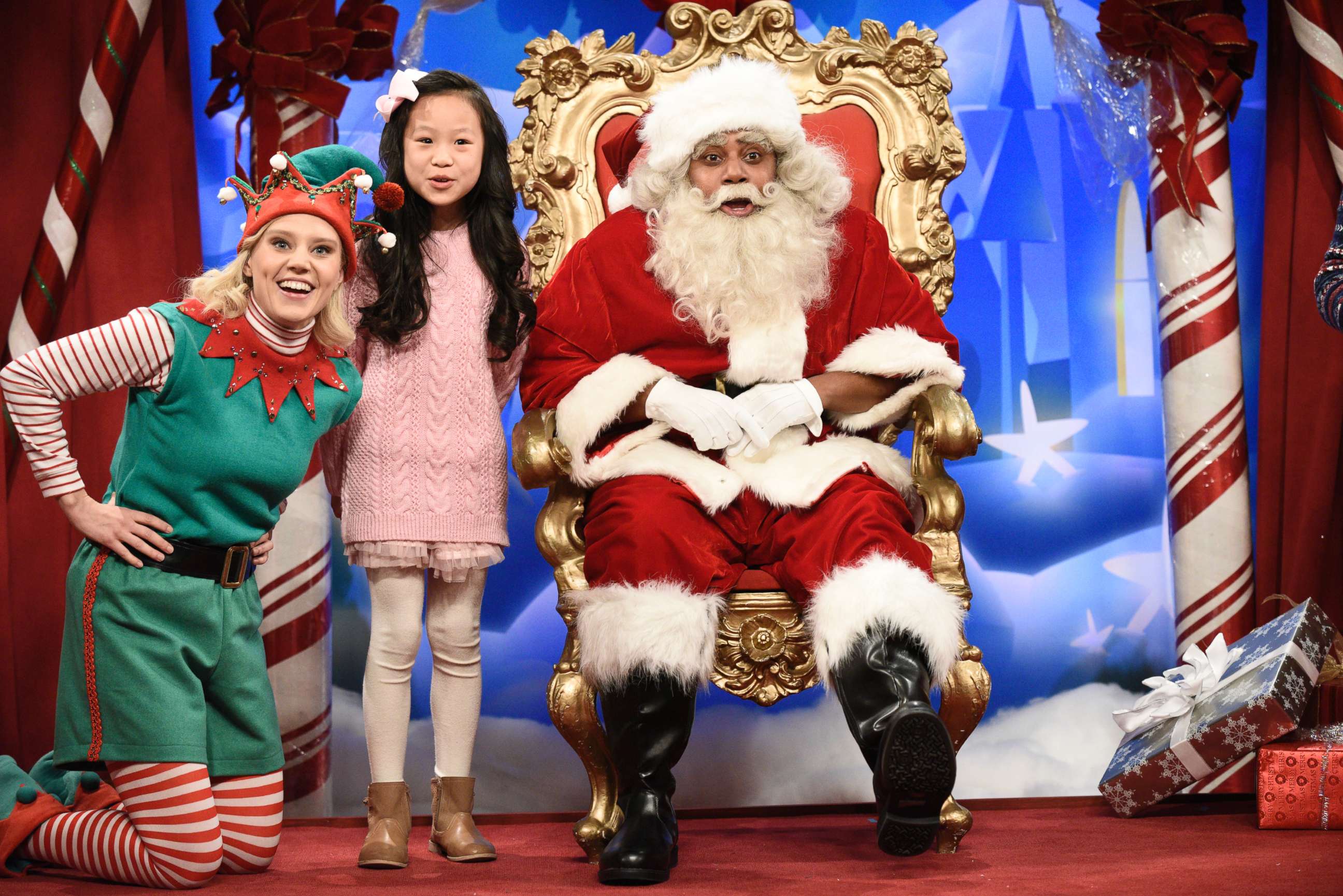 PHOTO: SATURDAY NIGHT LIVE -- Episode 1733 -- Pictured: (l-r) Kate McKinnon as an Elf, Kenan Thompson as Santa during "Visit with Santa Cold Open" on Saturday, December 9, 2017