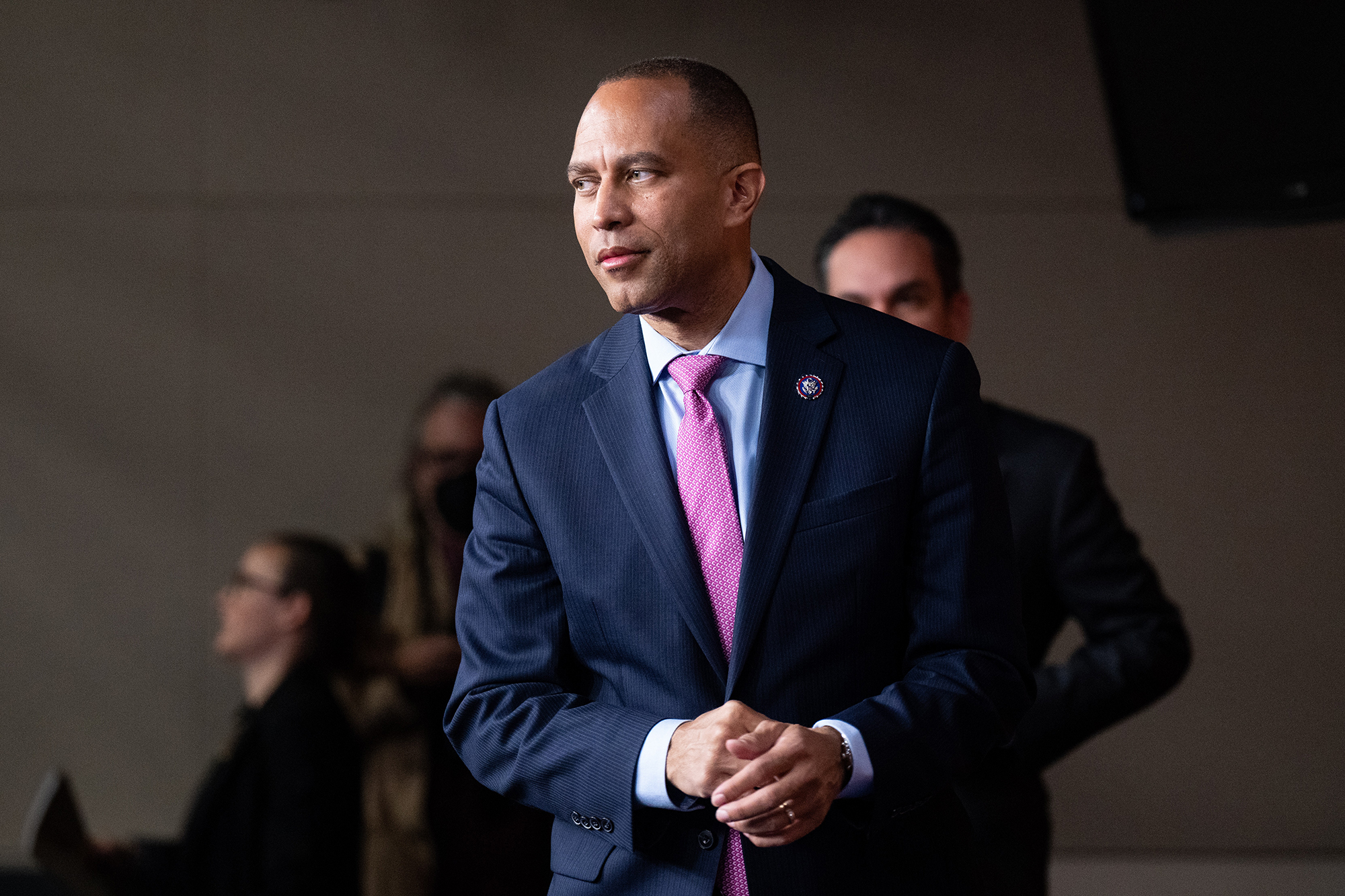 PHOTO: Hakeem Jeffries arrives to hold a news conference in the U.S. Capitol in Washington, Nov. 15, 2022. 