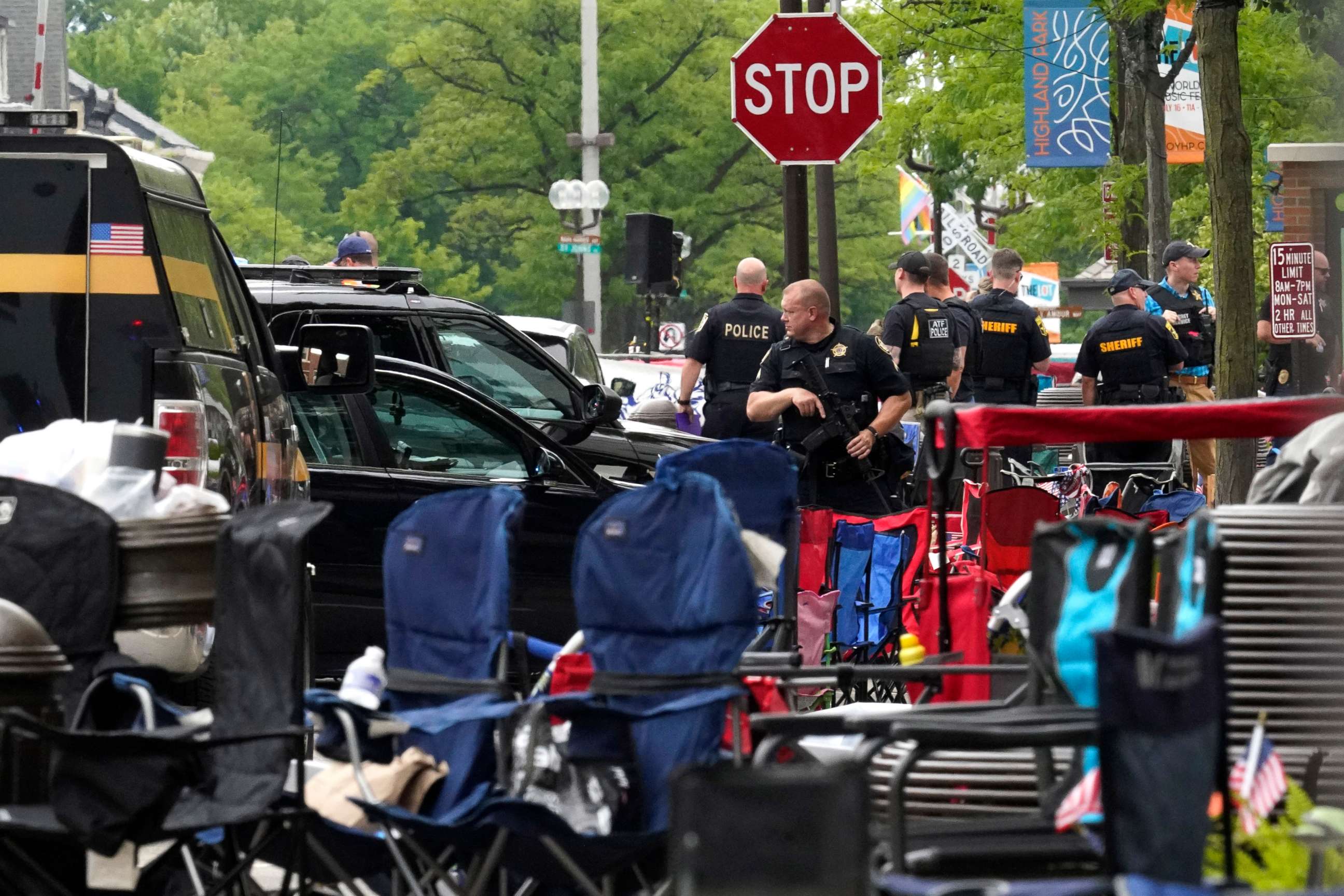 PHOTO: Law enforcement search after a mass shooting at the Highland Park Fourth of July parade in downtown Highland Park, Ill., on Monday, July 4, 2022. 