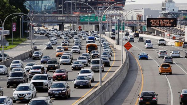 Trump administration seeks to freeze gas mileage standards for new cars ...