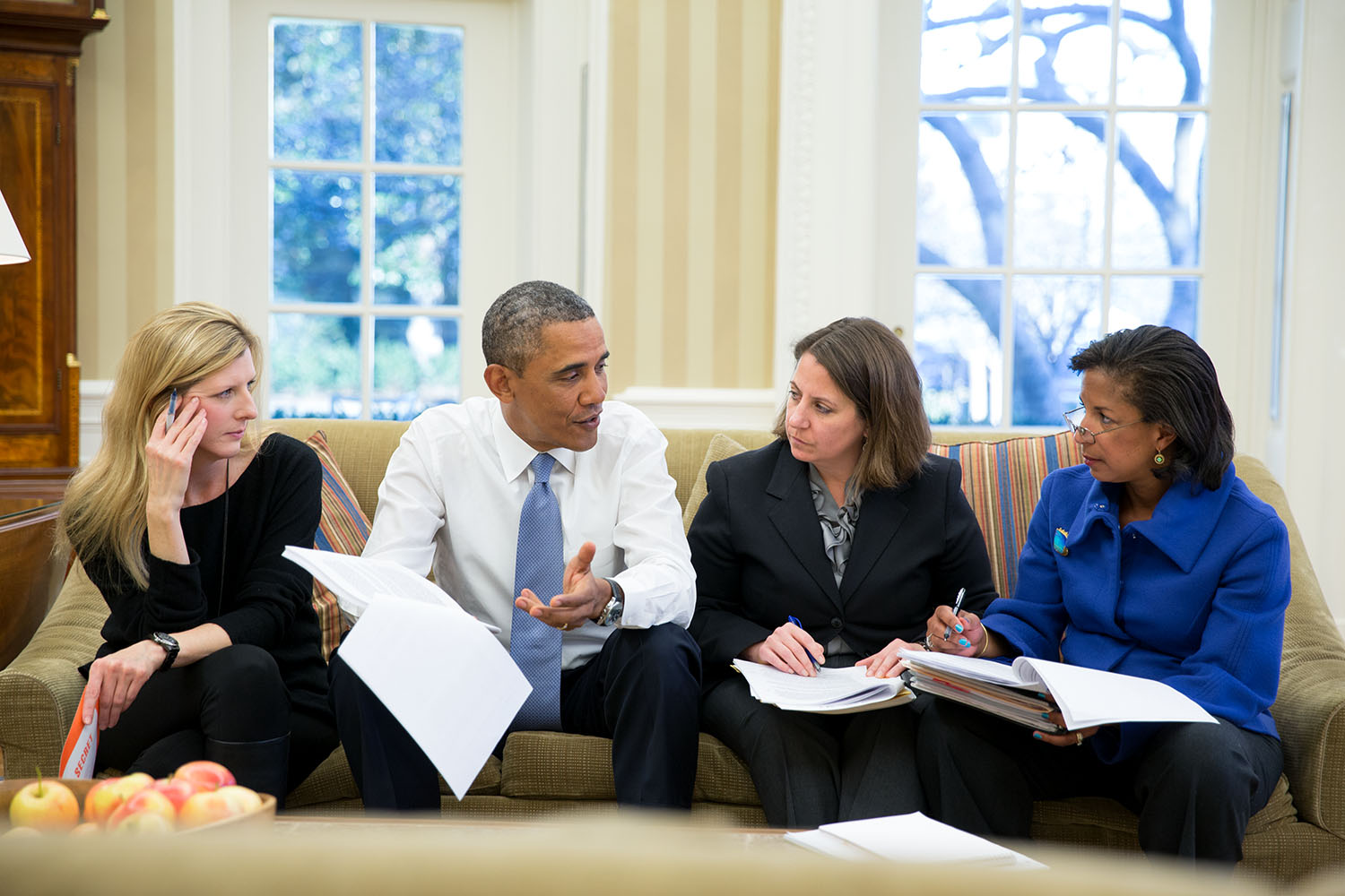 PHOTO: President Barack Obama meets with Kathryn Ruemmler, Lisa Monaco and National Security Advisor Susan E. Rice in the Oval Office, Jan. 7, 2014.