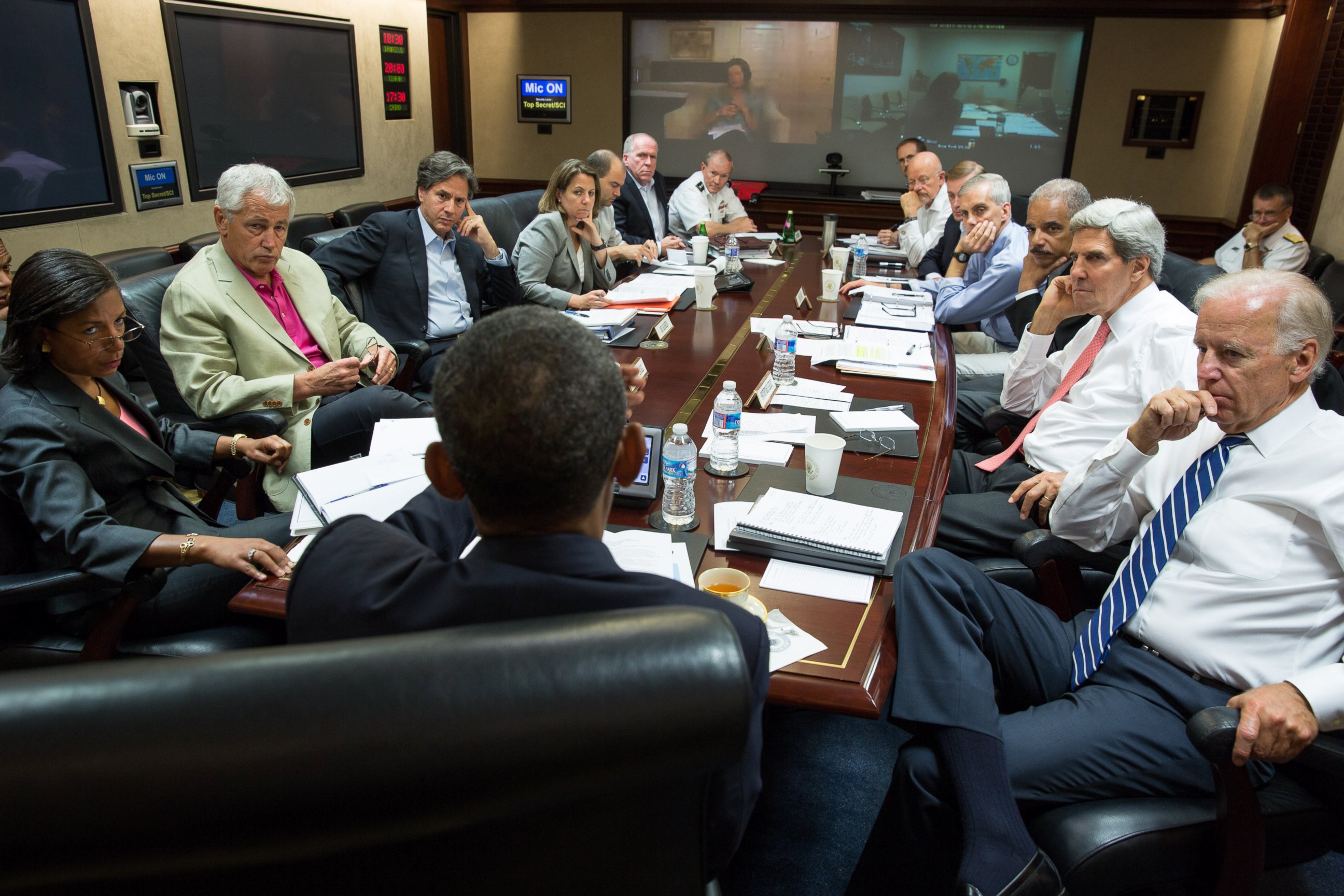 PHOTO: President Barack Obama meets in the Situation Room with his national security advisers to discuss strategy in Syria on August 31, 2013.