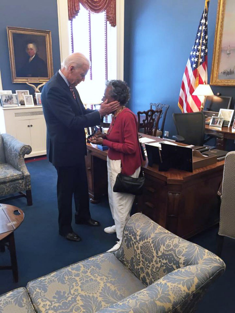 PHOTO: Vice President Joe Biden speaks with 97-year-old Vivian Bailey at the White House on May 26, 2015.