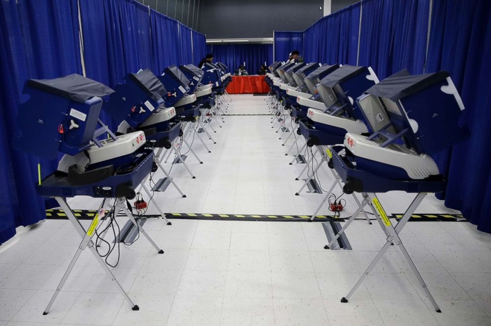 PHOTO: Voters cast their ballots in Illinois primary elections at the city's new early voting super site in downtown Chicago, March 13, 2018.