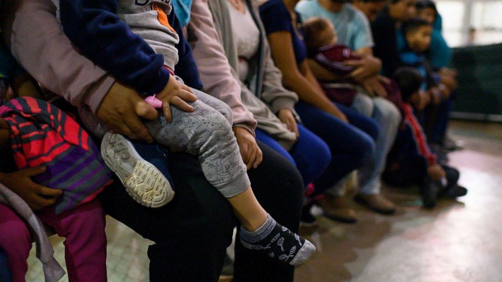 PHOTO: The new rule change would allow families to be held together in detention throughout their immigration court proceedings.