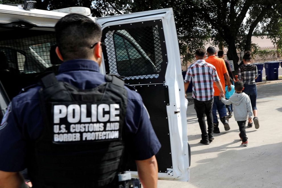 PHOTO: Central Americans arrive at a Catholic shelter which gives temporary shelter to asylum-seekers from Central America countries released by ICE and U.S. Customs and Border Protection due to overcrowded facilities, in Laredo, TX, on June 4, 2019.