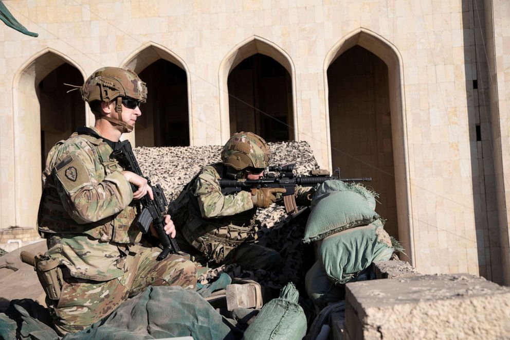 PHOTO: U.S. Army soldiers take a defensive position in Baghdad, Iraq, Dec. 31, 2019.