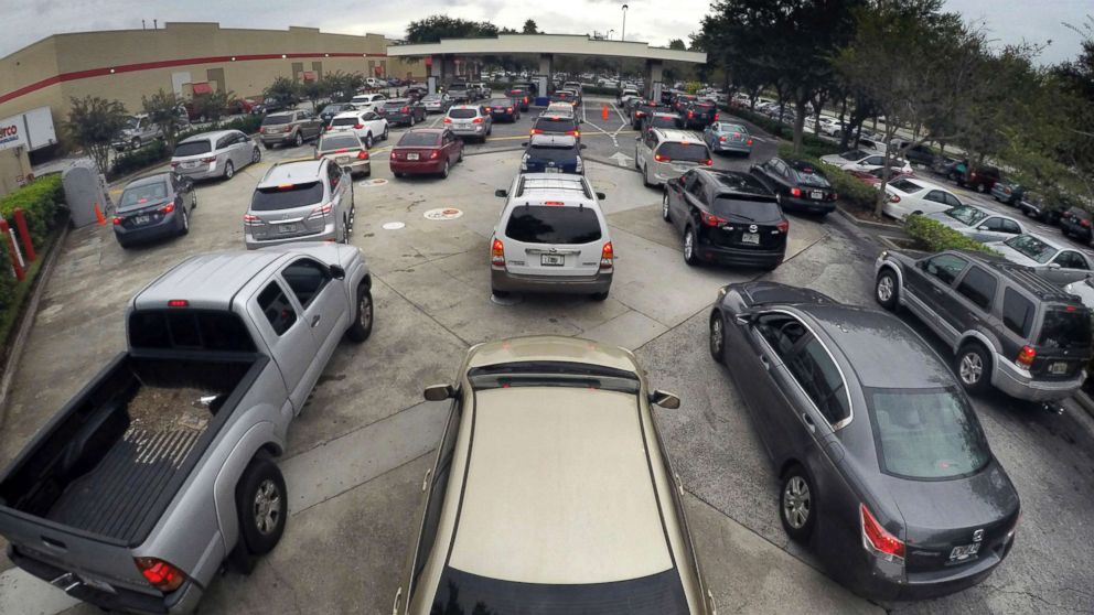 PHOTO: Drivers wait in line for gasoline in Altamonte Springs, Fla., ahead of the anticipated arrival of Hurricane Irma, Sept. 6, 2017.