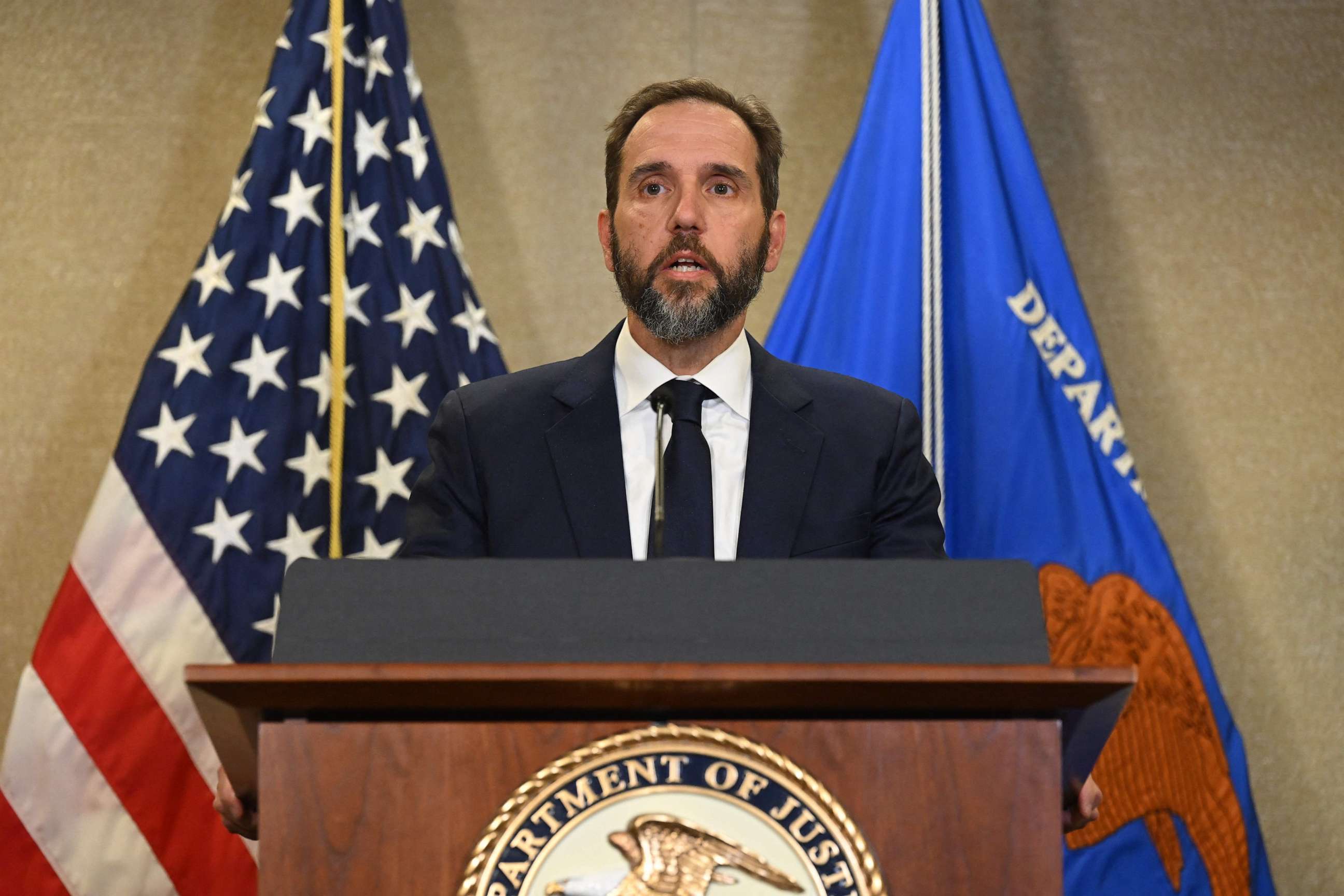 PHOTO: Special counsel Jack Smith speaks to members of the media at the US Department of Justice building in Washington, DC, on August 1, 2023. (Photo by SAUL LOEB / AFP) (Photo by SAUL LOEB/AFP via Getty Images)