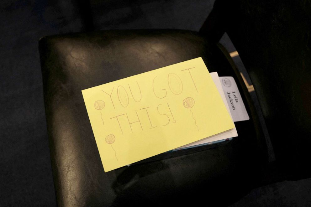 PHOTO: A note reading "YOU GOT THIS!" sits on the seat of Judge Ketanji Brown Jackson's daughter Leila during the Senate Judiciary Committee's confirmation hearing on Capitol Hill in Washington, March 22, 2022.
