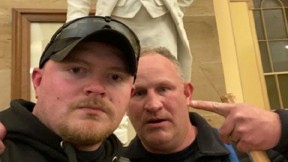 2 former officers stormed the Capitol together. Now, one is a witness against the other.