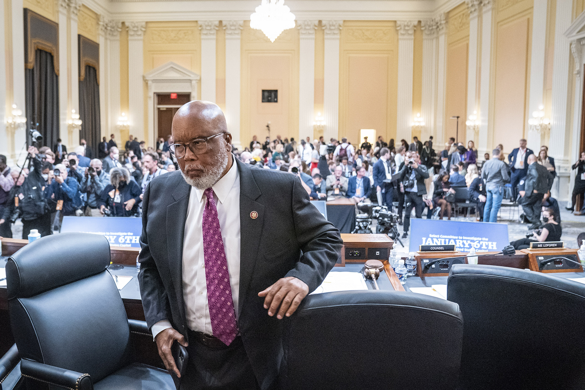 PHOTO: Rep. Bennie Thompson, Chair of the House Select Committee to Investigate the January 6th Attack on the U.S. Capitol, stands to depart during a break in a hearing at the Cannon House Office Building in Washington, Oct. 13, 2022.