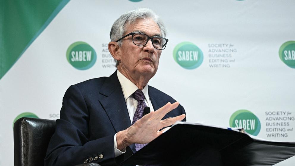 PHOTO: Federal Reserve Chair Jerome Powell speaks on the economy during the 2025 annual conference of the Society for Advancing Business Editing and Writing, in Arlington, Virginia, on April 4, 2025.