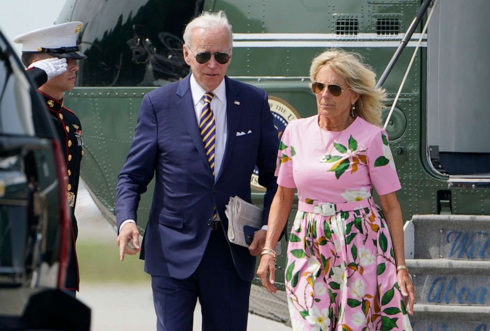 PHOTO: President Joe Biden and first lady Jill Biden exit Marine One at Charleston Executive Airport, S.C., Wednesday, Aug. 10, 2022.