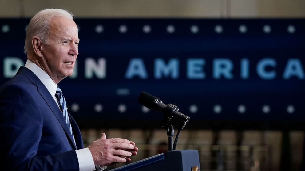 PHOTO: President Joe Biden speaks before signing an executive order on project labor agreements at the Ironworkers Local 5 in Upper Marlboro, Md., Friday, Feb. 4, 2022. (AP Photo/Carolyn Kaster)