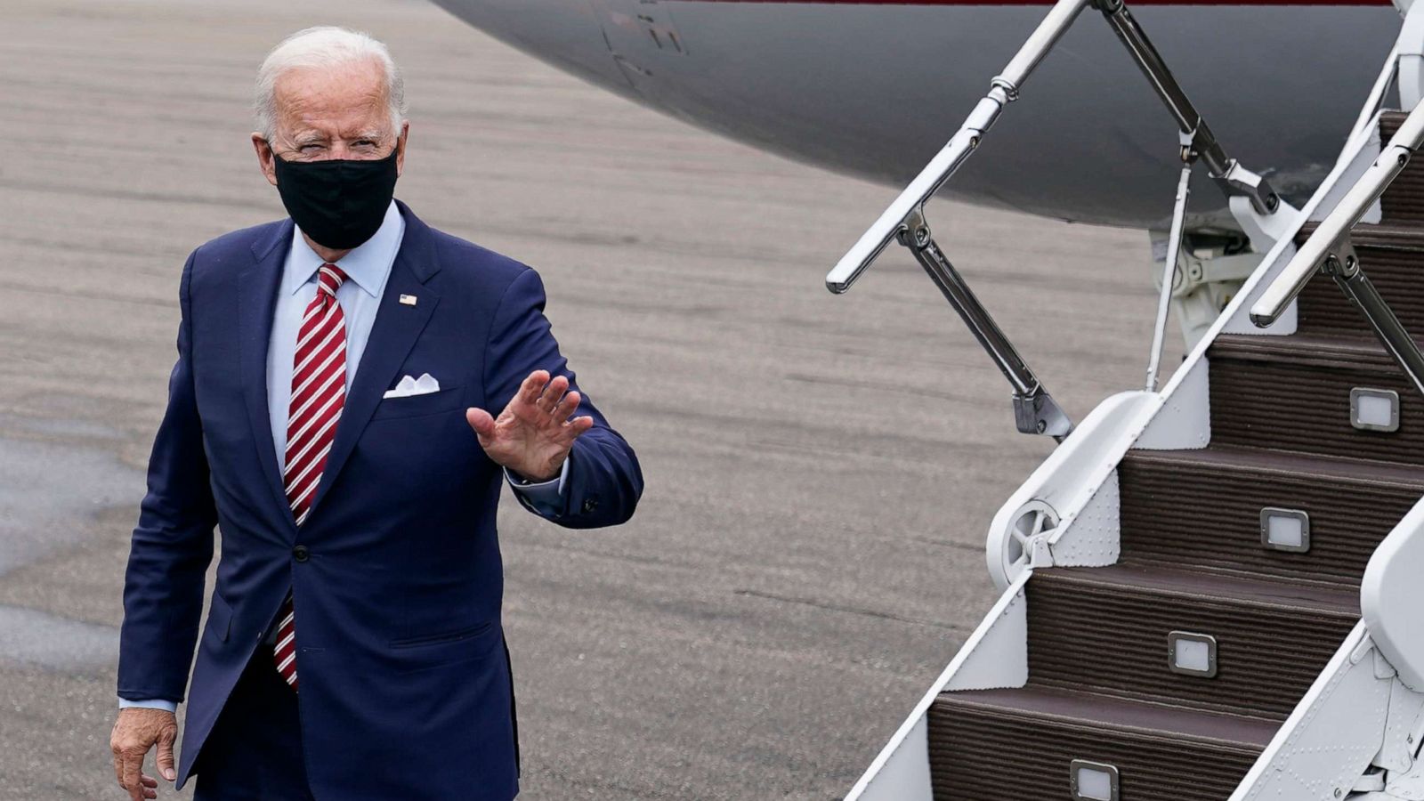 Biden campaign continues TV blitz with 2 ads, including from former Trump voter - ABC News