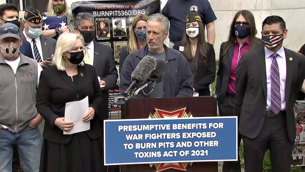 PHOTO: Jon Stewart speaks at a press conference, alongside Sen. Kirsten Gillibrand, announcing legislation to help veterans impacted by burn pits, April 13, 2021.