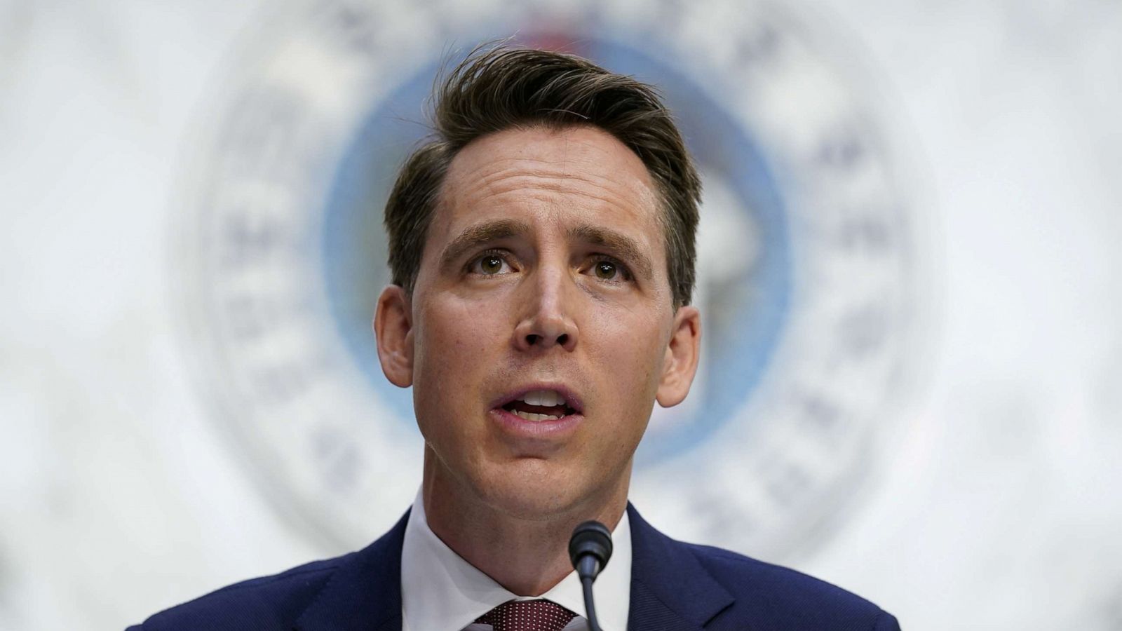 Josh Hawley's Instagram, Twitter & Facebook on IDCrawl