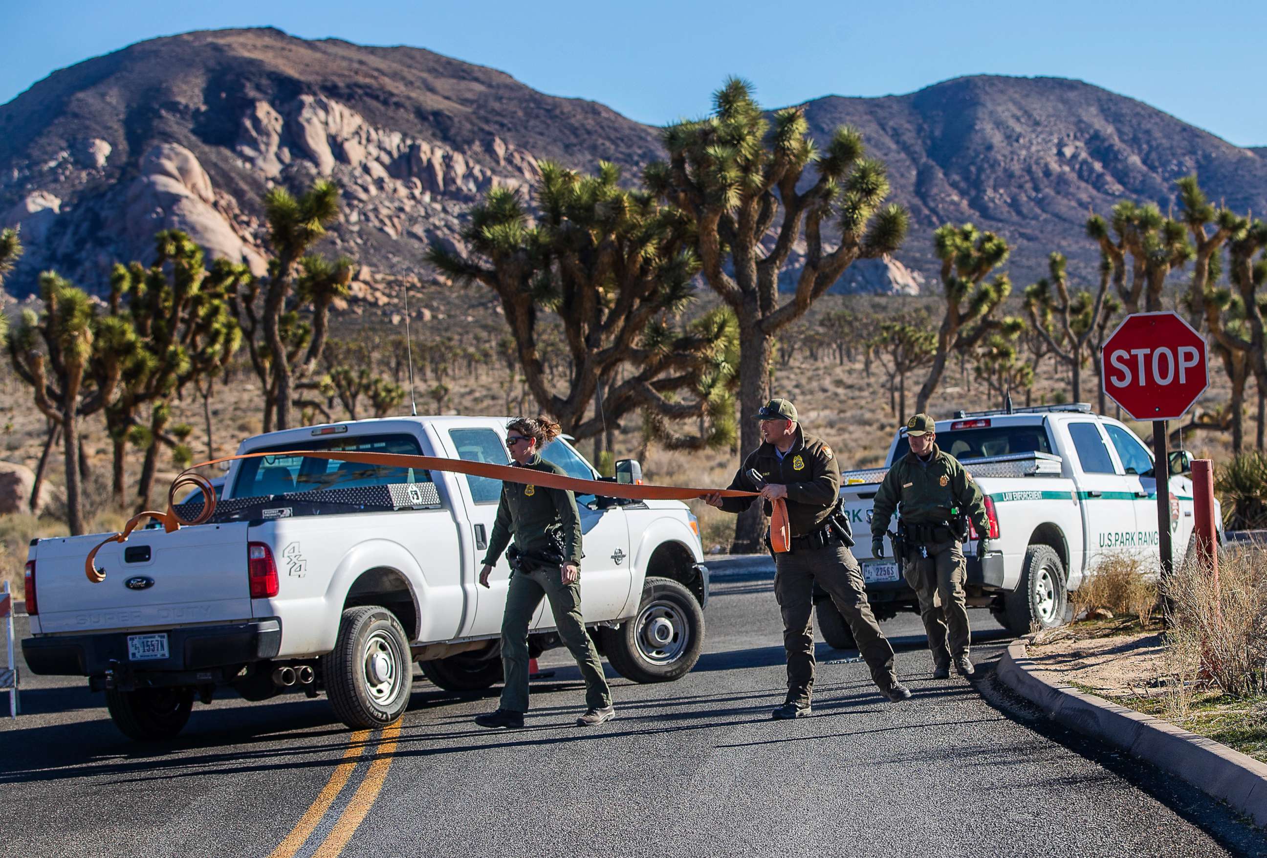 PHOTO: Park rangers close off the access road to a campground at Joshua Tree National Park on Jan. 2, 2019, in Joshua Tree, Calif.