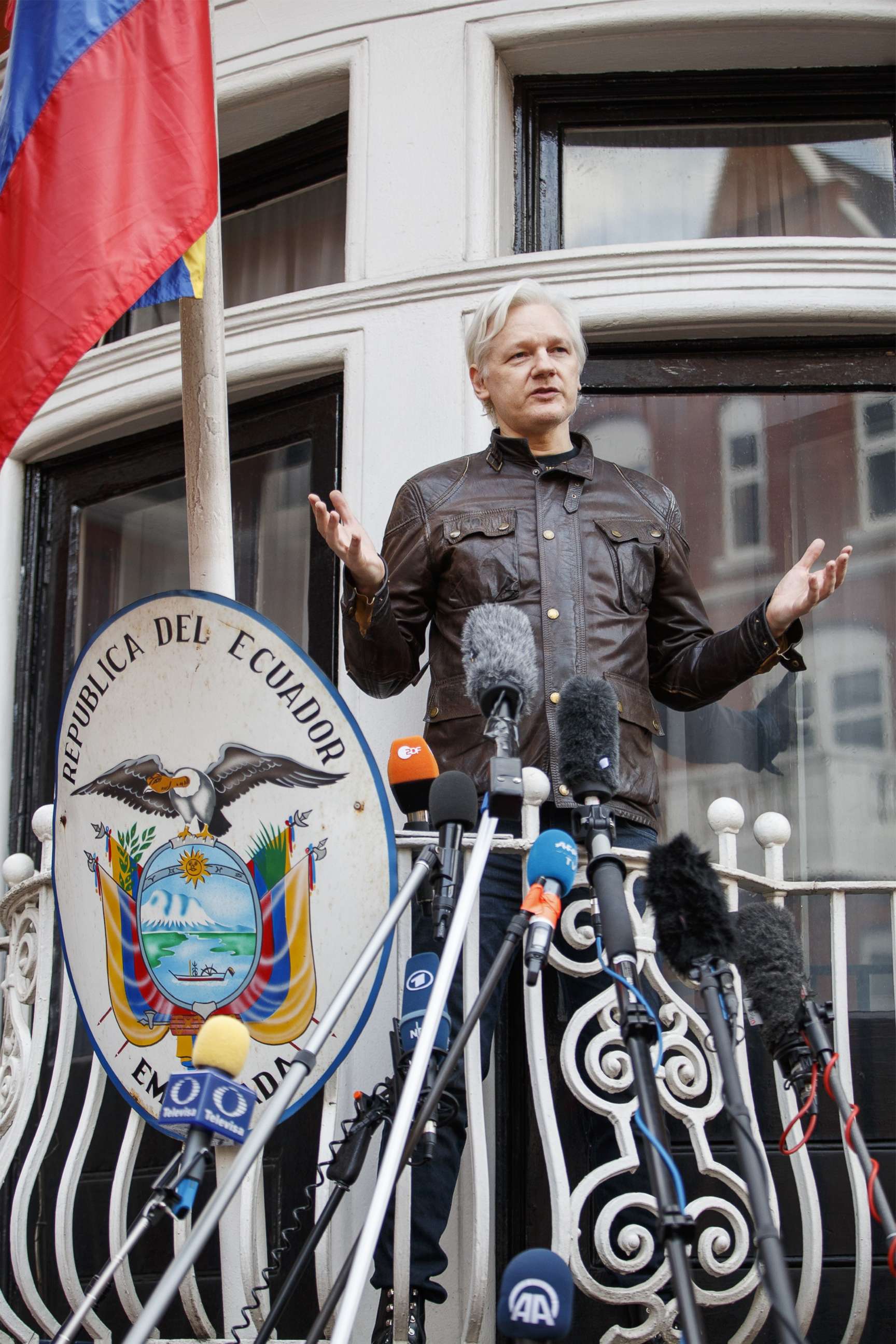 PHOTO: Wikileaks founder Julian Assange speaks on the balcony of Ecuadorian embassy on May 19, 2017 in London.