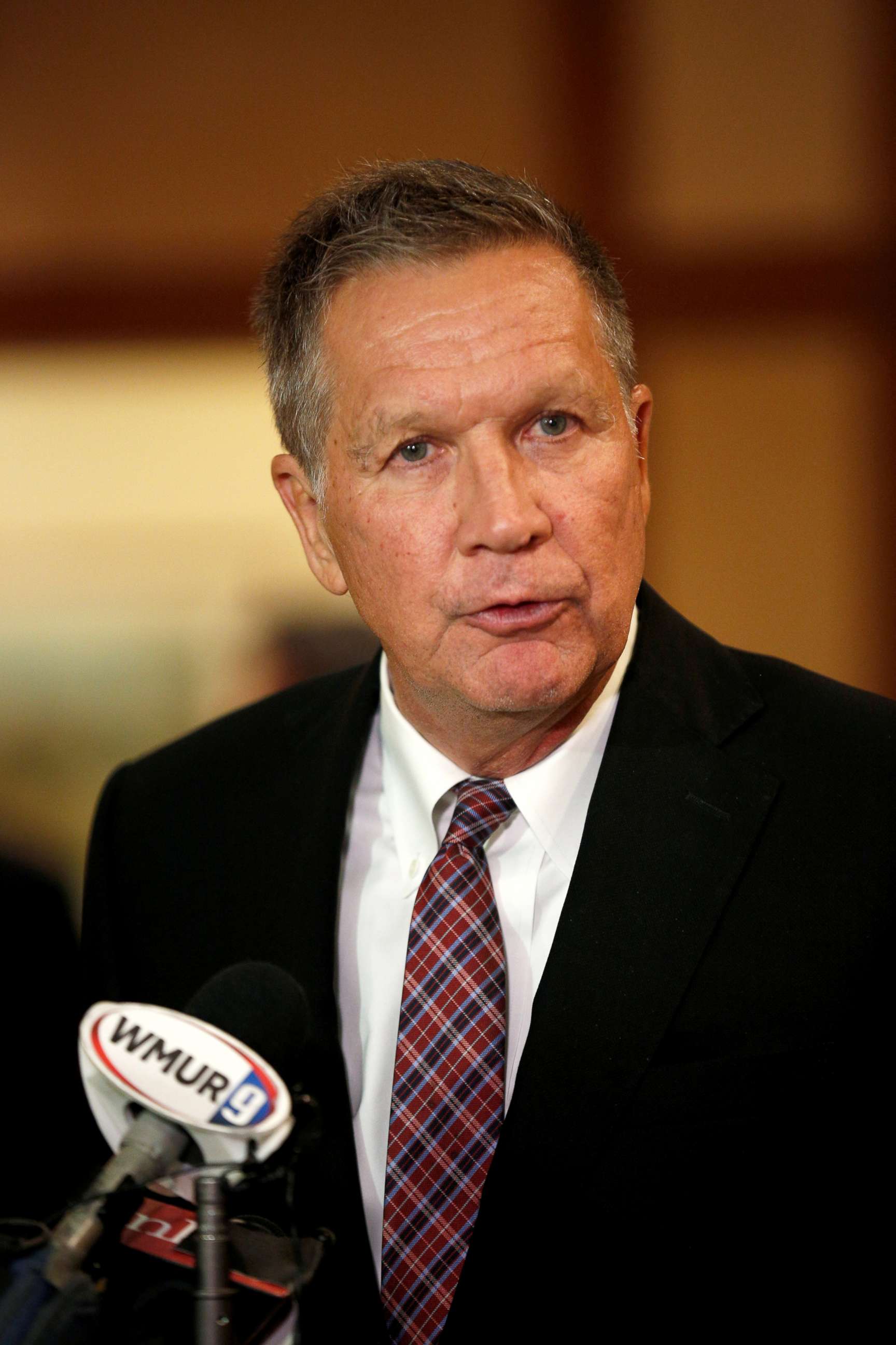 PHOTO: Ohio Governor and former presidential candidate John Kasich speaks to the press in Concord, N.H., Nov. 15, 2018.