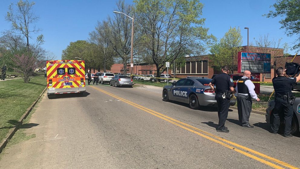 VIDEO: Shooting at Tennessee high school leaves 1 dead, officer injured
