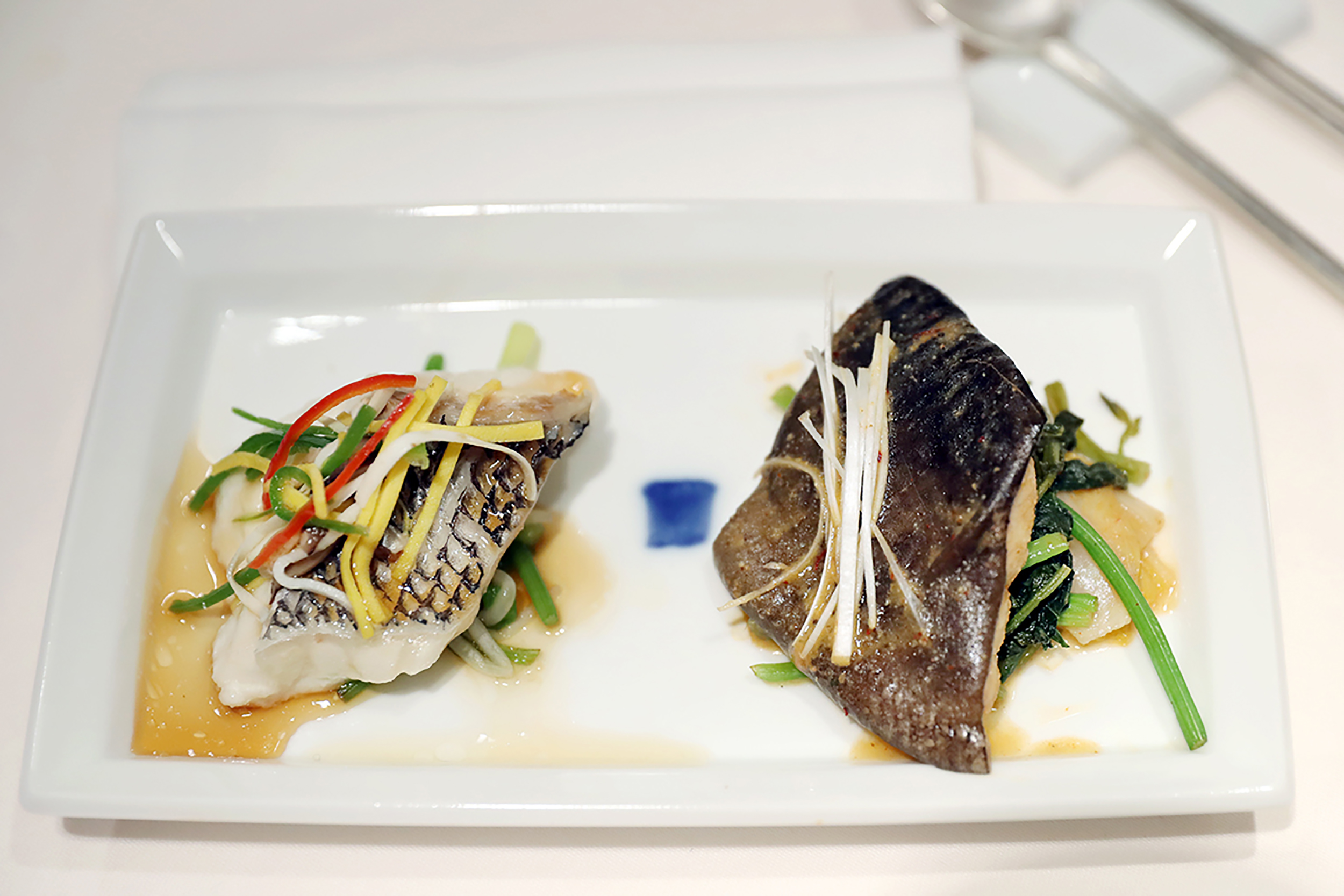 PHOTO: A snapper steak and a catfish steak, which will be served at the dinner of the upcoming inter-Korean summit.
