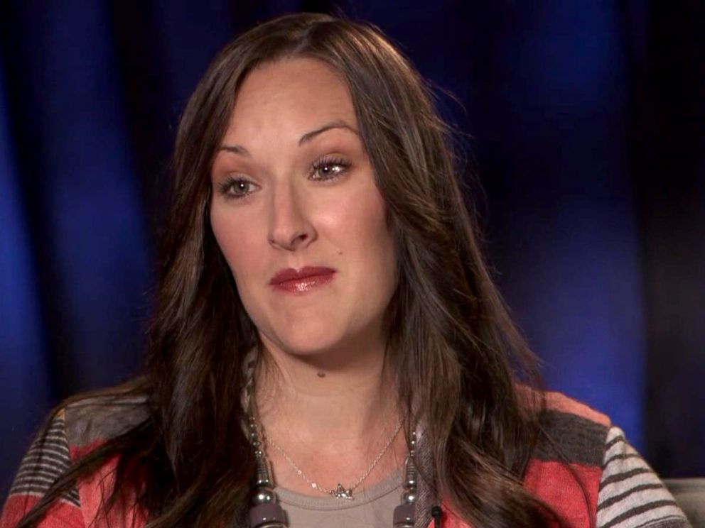 PHOTO: Lindsay Menz speaks to ABC News Tom Llamas.