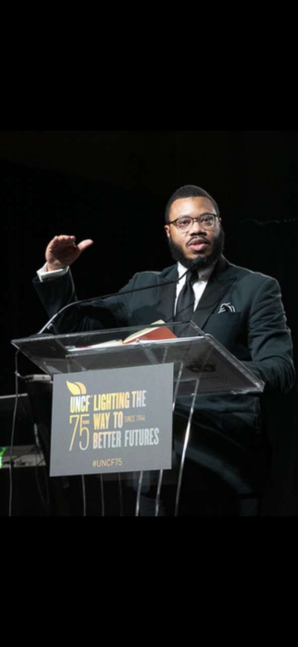 PHOTO: Lodriguez V. Murray speaking at 2019 UNCF fundraiser in Columbus, OH.