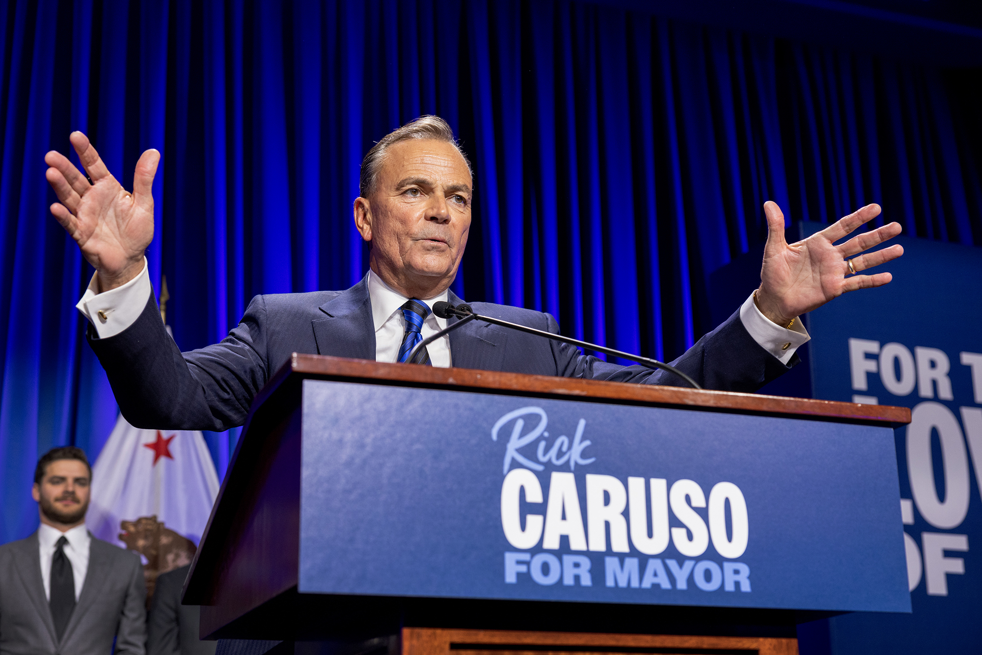 PHOTO: Los Angeles mayoral candidate Rick Caruso speaks to supporters during an election night party in Los Angeles, Nov. 8, 2022.