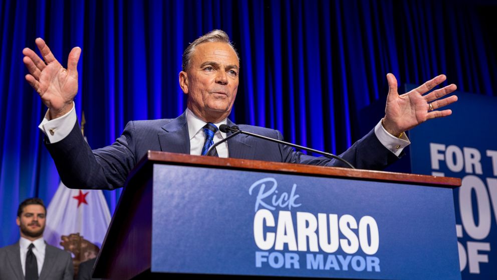 PHOTO: Los Angeles mayoral candidate Rick Caruso speaks to supporters during an election night party in Los Angeles, Nov. 8, 2022.