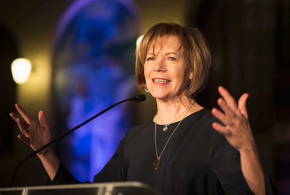 PHOTO: In this Jan. 10, 2015 file photo, Minnesota Democratic Lt. Gov. Tina Smith speaks to attendees at the North Star Ball in St. Paul, Minn. 