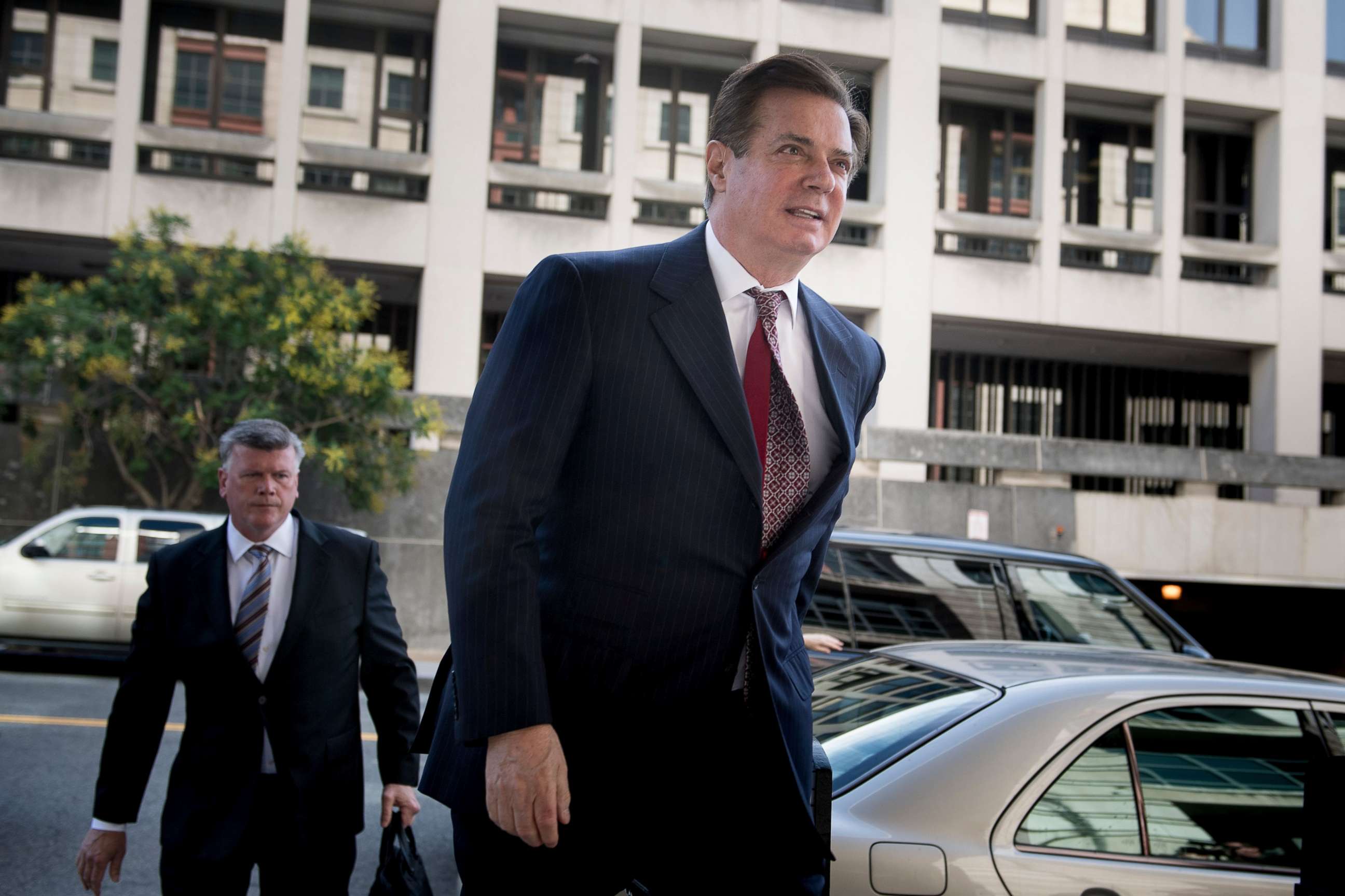 PHOTO: Paul Manafort, Donald Trump's former campaign chief, arrives for a hearing at U.S. District Court in Washington D.C., June 15, 2018.