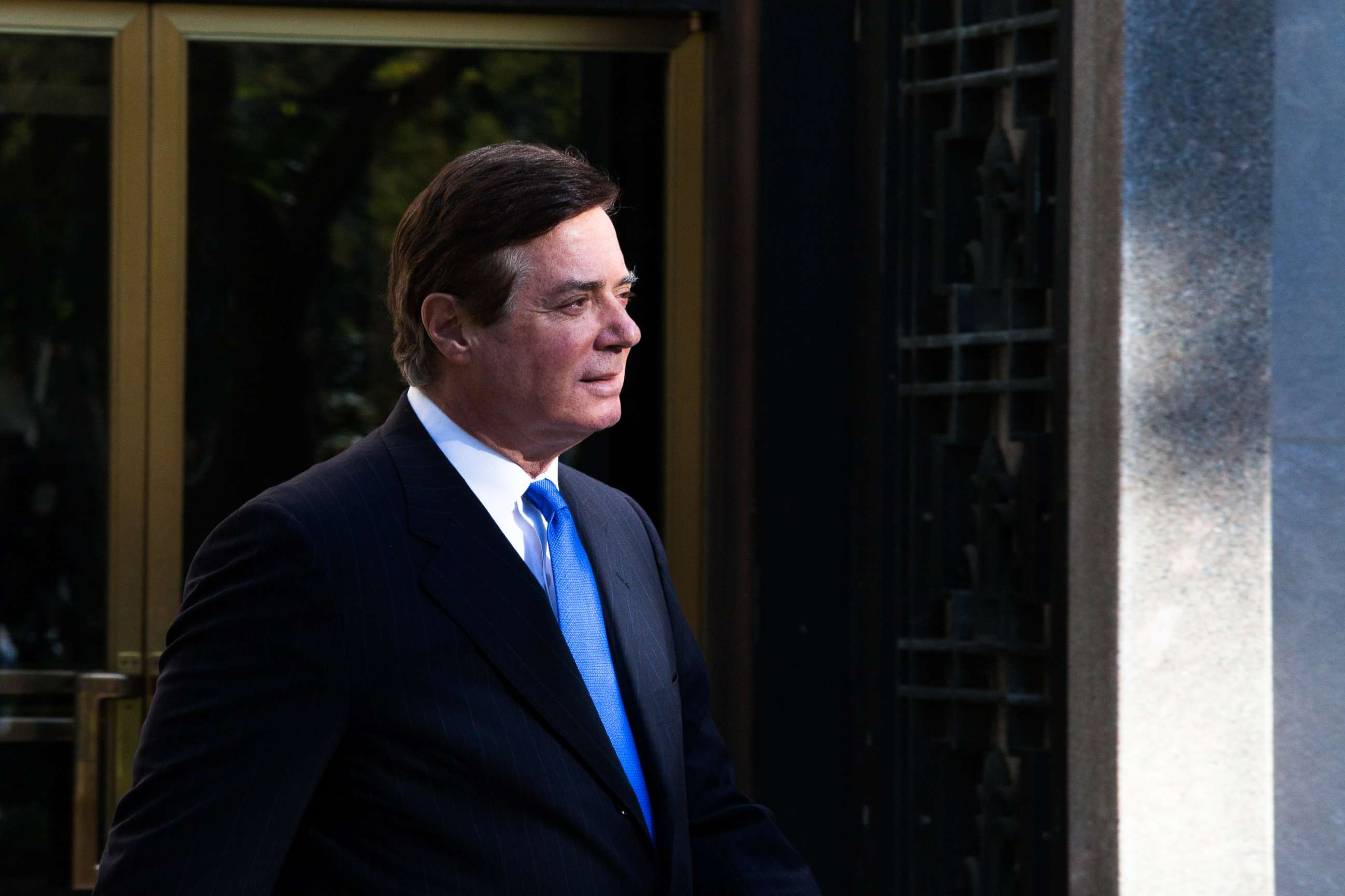 PHOTO: Former Trump campaign chairman Paul Manafort leaves federal court, Oct. 30, 2017 in Washington, D.C.