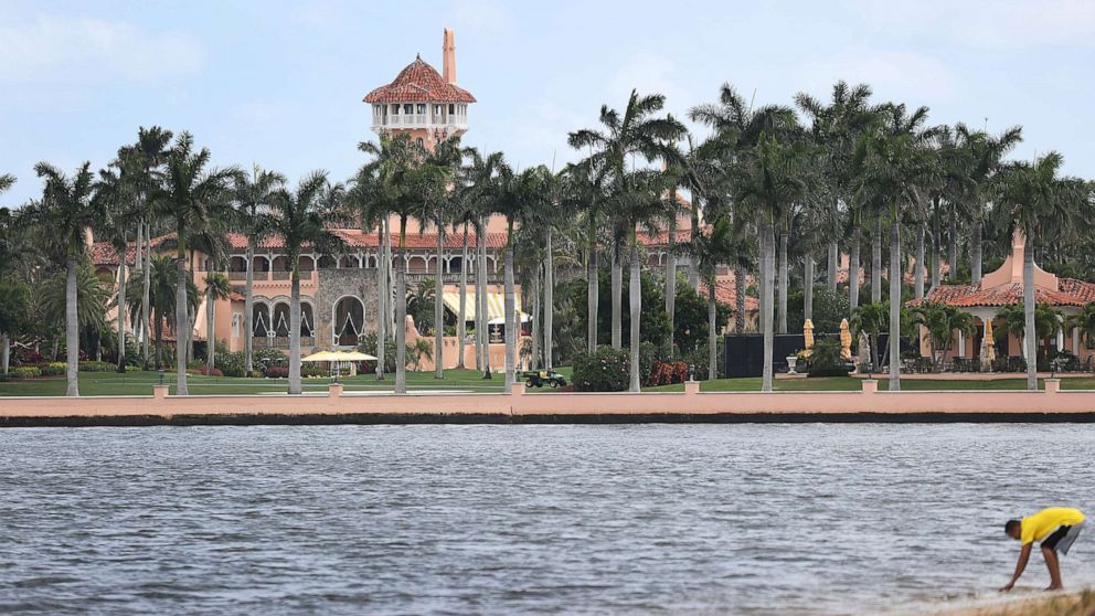 Alleged Chinese Mar-a-Lago intruder had cash, technical equipment in ...