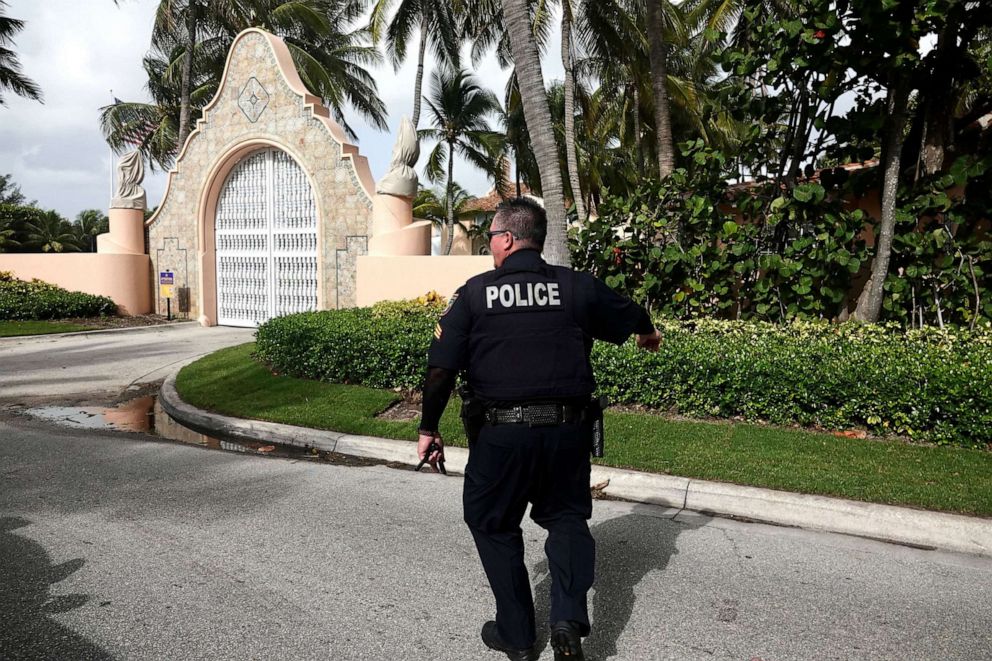 PHOTO: Police outside of Mar-a-Lago the day after the FBI searched Donald Trump's estate, Aug. 9, 2022, in West Palm Beach, Fla.