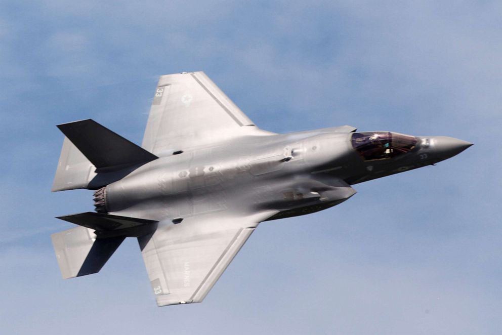 PHOTO: Pilots with Marine Fighter Attack Training Squadron 501 (VMFAT-501) fly the F-35B Lightning II during the Marine Corps Air Station Beaufort Air Show, April 28.