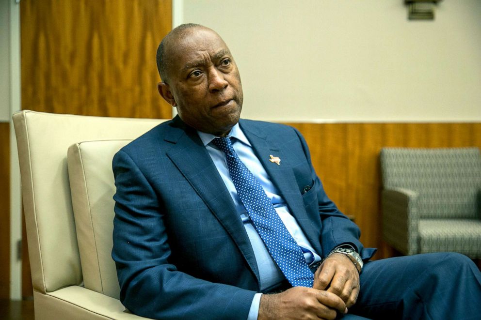 PHOTO: Houston Mayor Sylvester Turner at Houston City Hall in Texas, Nov. 1, 2017. 