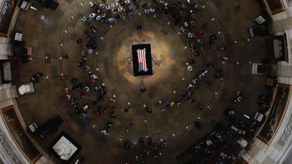 Members Of Public Pay Tribute To Mccain At Capitol - Abc News