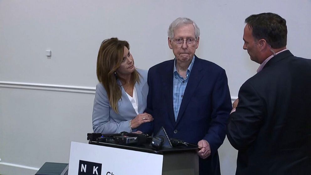 The 81-year-old senator from Kentucky also froze during a press conference on Capitol Hill in late July.
