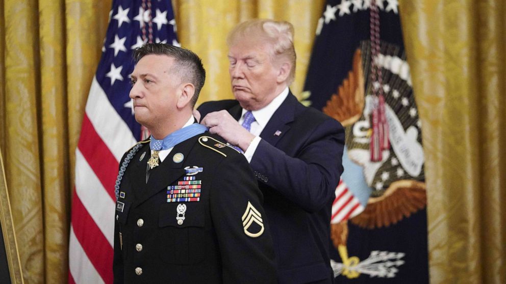 do medal of honor receptients receive pay