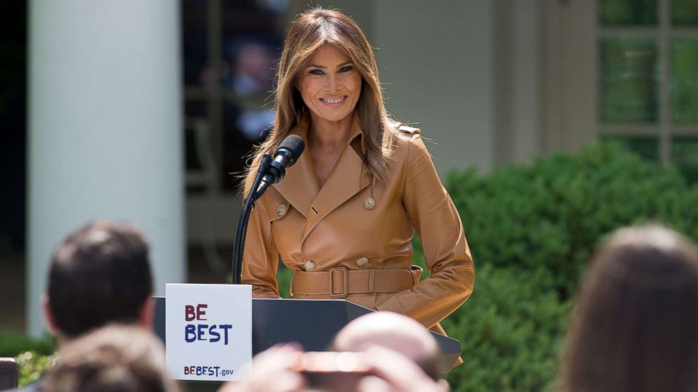 VIDEO: First lady wears controversial jacket to border visit