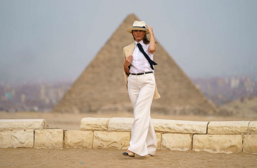 PHOTO: First lady Melania Trump visits the historical site of the Giza Pyramids in Giza, near Cairo, Egypt, Oct. 6, 2018.