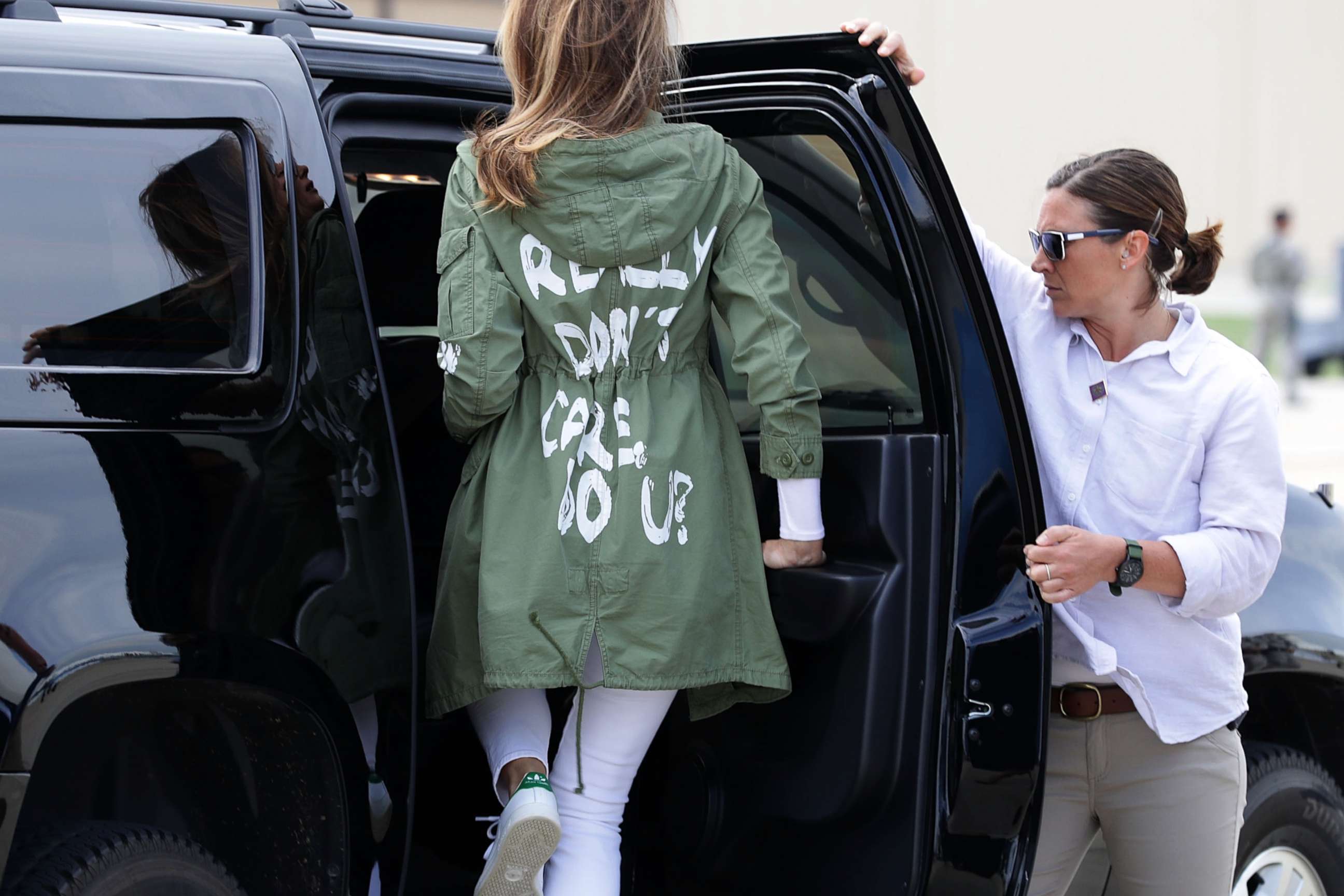 PHOTO: First lady Melania Trump returns from traveling to Texas to visit facilities that care for children taken from their parents at the U.S.-Mexico border on June 21, 2018. Her jacket has the words “I REALLY DON’T CARE, DO U?” printed on the back.