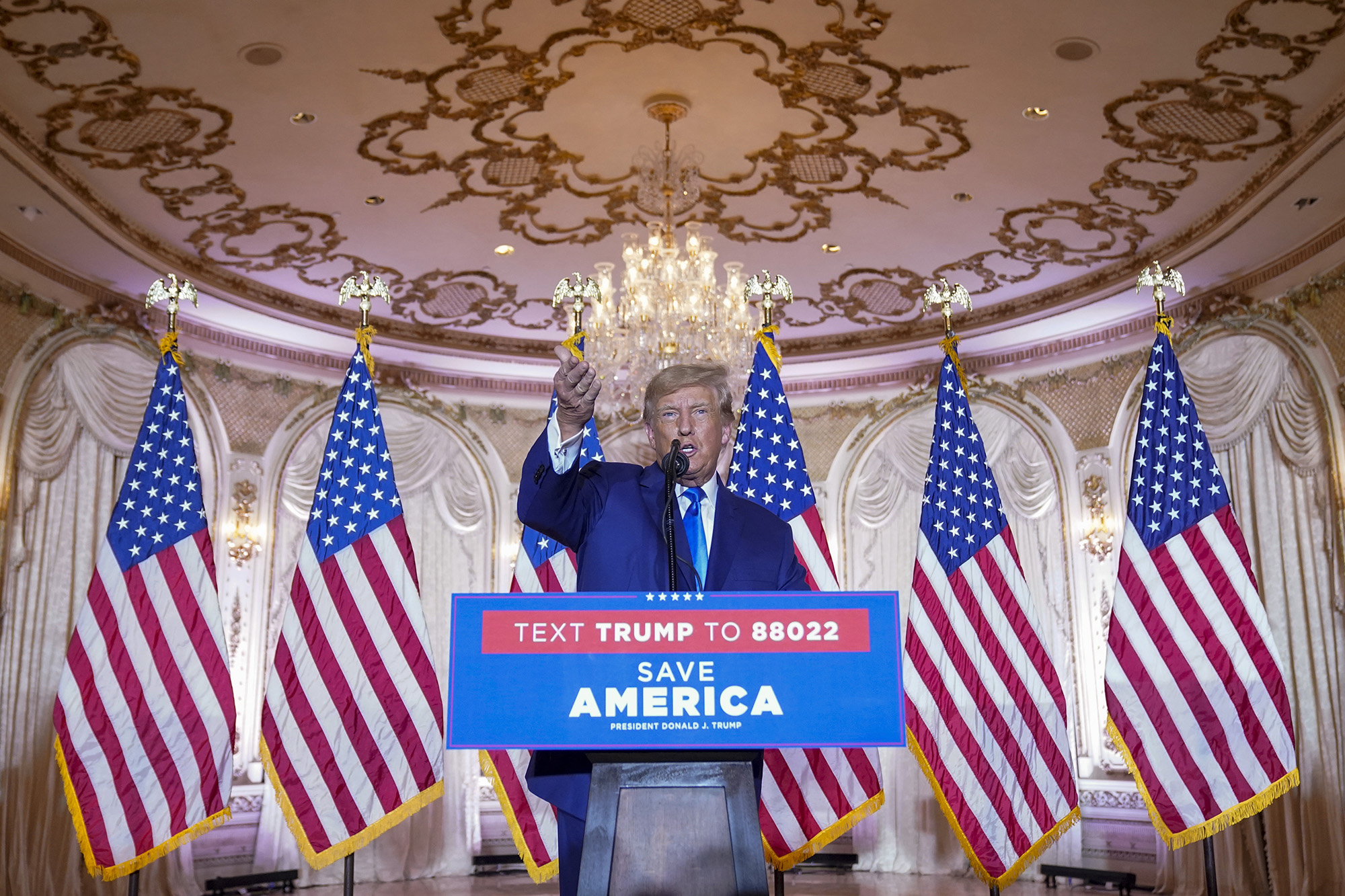 PHOTO: Former President Donald Trump speaks at Mar-a-lago on Election Day in Palm Beach, Fla., Nov. 8, 2022.