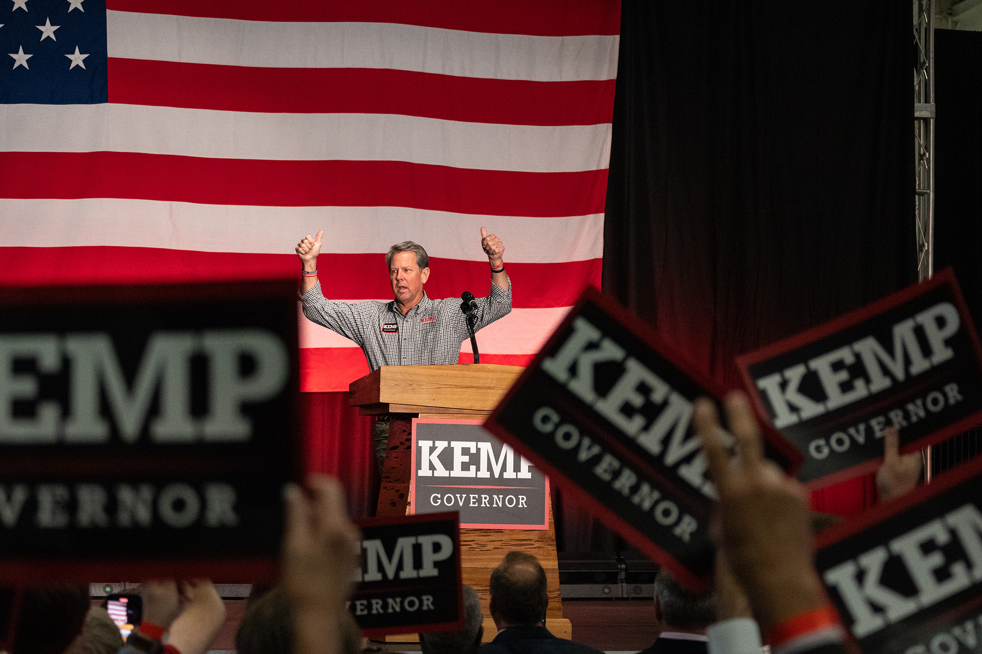 PHOTO: Georgia Governor Brian Kemp speaks to supporters at a Putting Georgians first Fly-around Tour event in Kennesaw, Ga., Nov. 7, 2022.