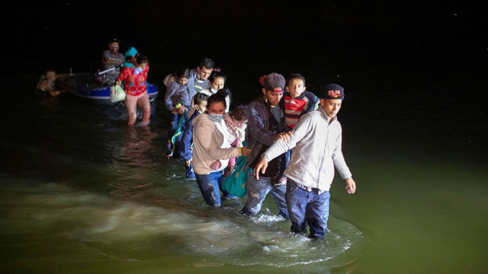 Patrolling The Rio Grande For Migrant Crossings Reporter S Notebook Abc News