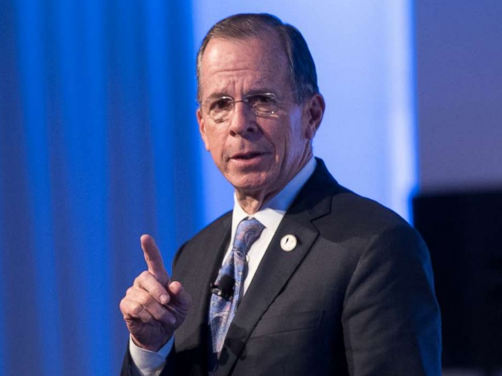 PHOTO: Retired Admiral Michael Mullen speaks onstage at the 2017 New York City Salute to Service Awards at Metropolitan Pavilion, April 26, 2017 in New York City.