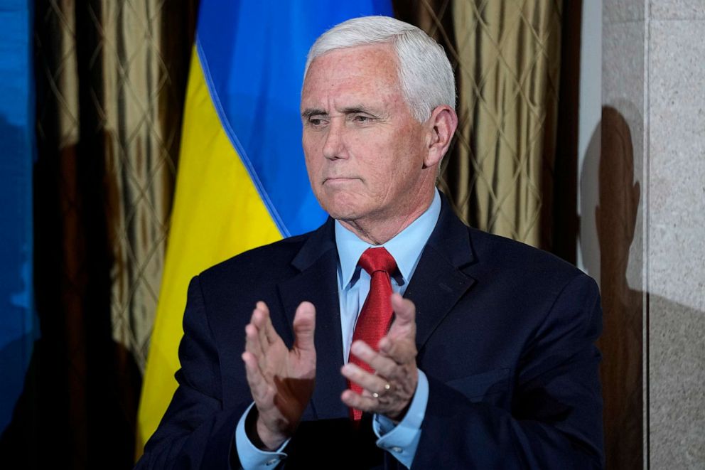 Pence defends support for Ukraine after &#8216;sporting debate&#8217; with Tucker Carlson sparks meme storm