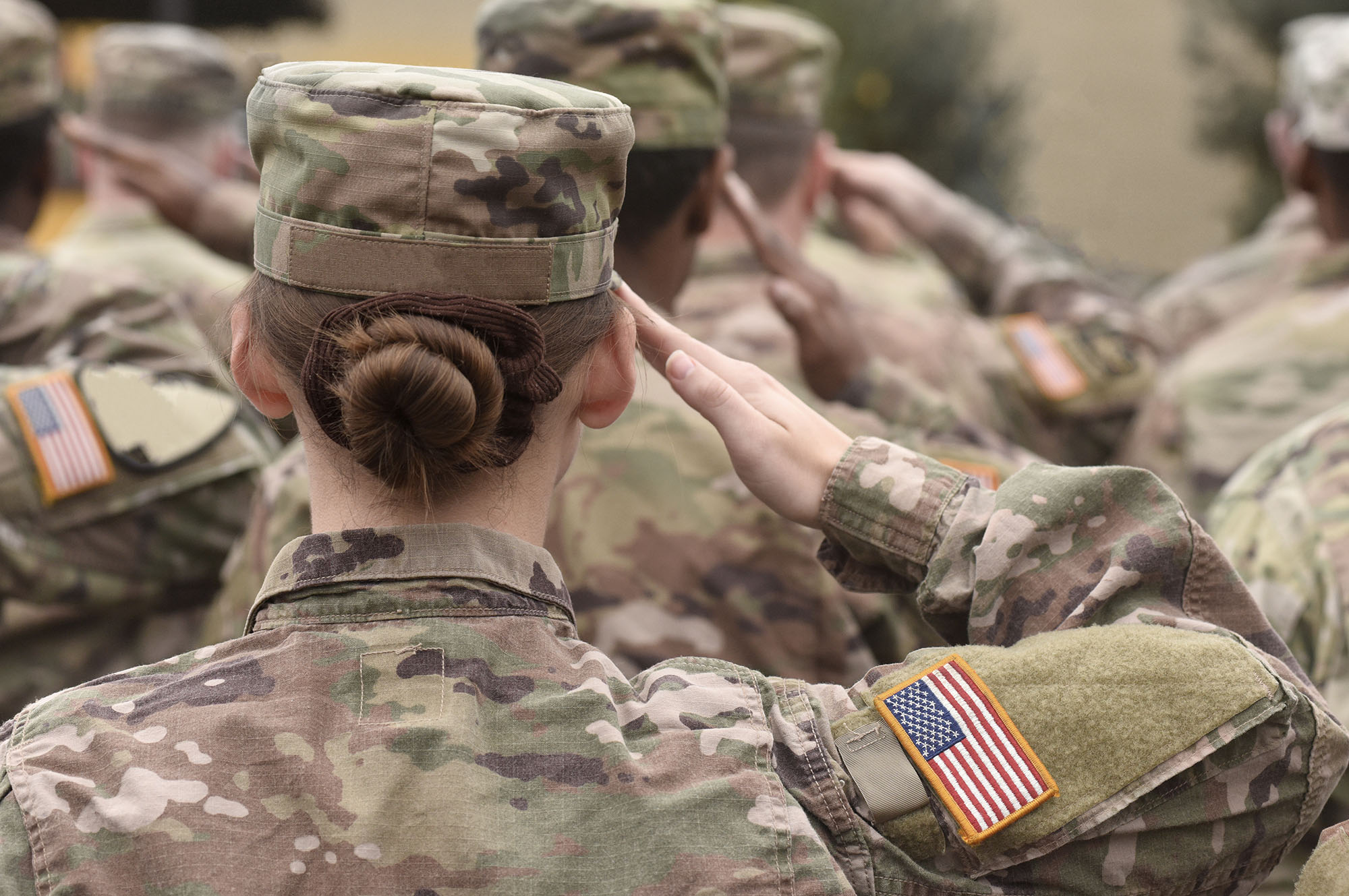 PHOTO: Female American soldiers salute in an undated stock image.